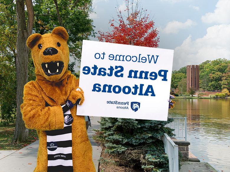 The Nittany Lion mascot holding up a sign reading Welcome to <a href='http://2.zcqwtzb.com'>十大网投平台信誉排行榜</a>阿尔图纳分校